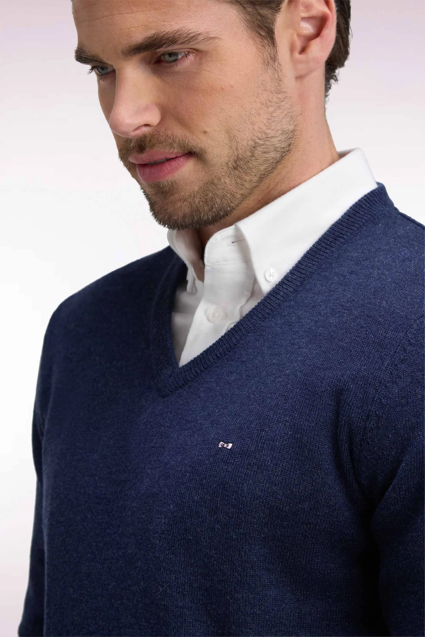 Pull col V EDEN PARK en laine et coton bleu 06SH – Image 3